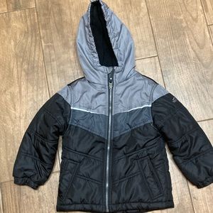 Boys puffer jacket pacific trail size 4